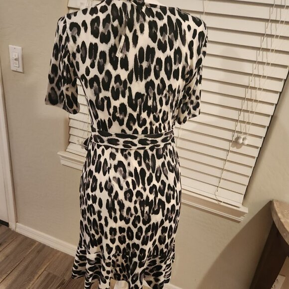 The LIMITED print Dress. Size XS (easily a S). NWT - Picture 7 of 13